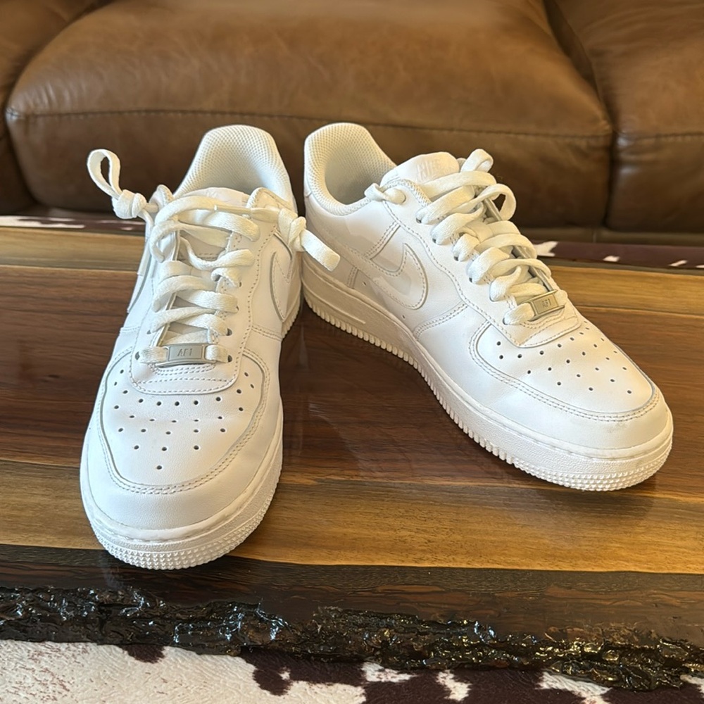 White Nike Airforce 1 Excellent Condition Size 7.5
